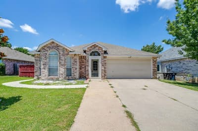 8304 Clearbrook Drive, Fort Worth TX 76123