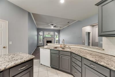 828 Abbots Lane, Denton TX 76205