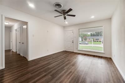 730 Cindy Lane, Grand Prairie TX 75052 - Photo 2