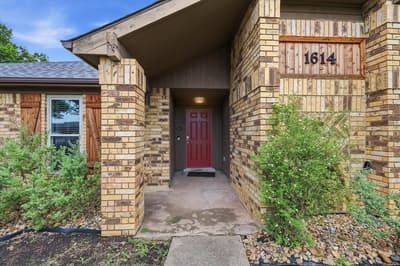 1614 Sunswept Terrace, Lewisville TX 75077
