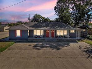 201 S Jones Street, Granbury TX 76048