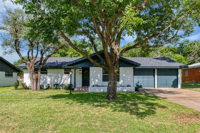 1138 Usher Street, Benbrook TX 76126