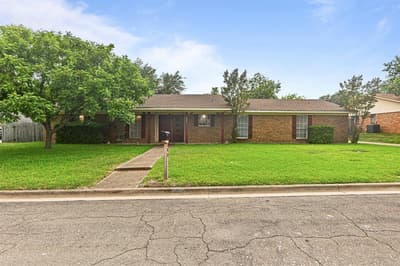 505 Pinewood Lane, Hewitt TX 76643