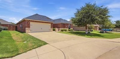 608 Donna Circle, Granbury TX 76049 - Photo 4