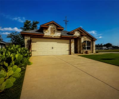 2900 Fitzhugh Avenue, Fort Worth TX 76105