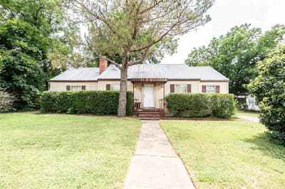 706 E Highway 82, Nocona TX 76255