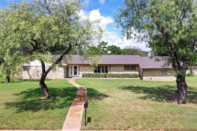 281 Oak Ridge Street, Jacksboro TX 76458
