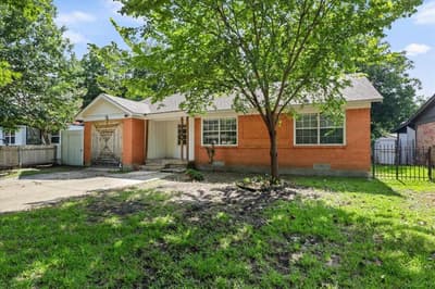 1944 Alhambra Street, Dallas TX 75217