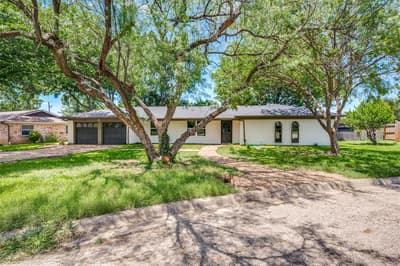 1113 Heather Court, Benbrook TX 76126