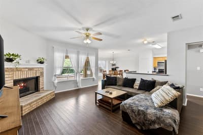 804 Tyler Court, Burleson TX 76028