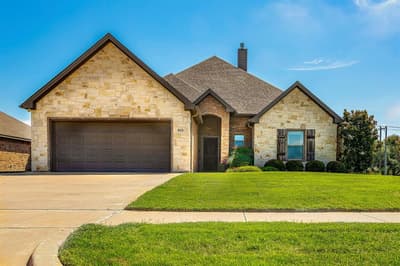 815 Chestnut Grove Drive, Cleburne TX 76033