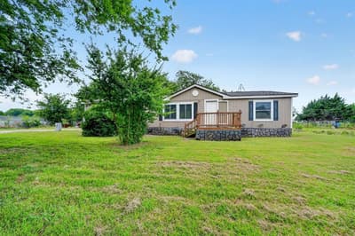 929 W Sterrett Road, Waxahachie TX 75167