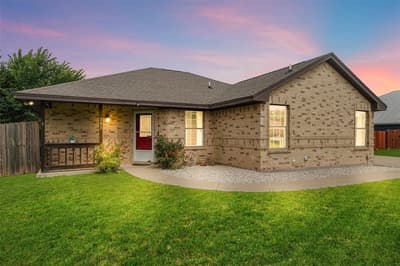305 Ashwood Street, Azle TX 76020