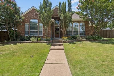 729 Herman Drive, Hurst TX 76054