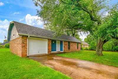 350 Town East Drive, Reno TX 75462