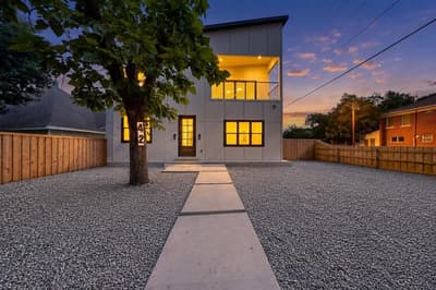 427 E 9TH ST Street, Dallas TX 75203