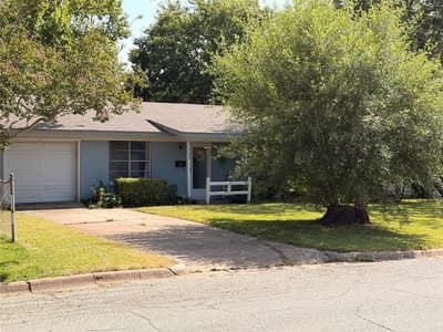 135 N Imperial Drive, Denison TX 75020 - Photo 2