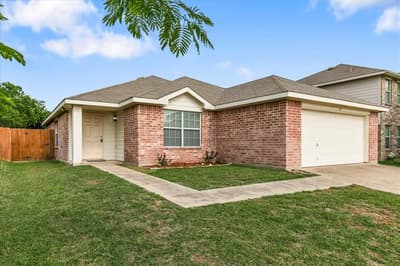 621 Woodpecker Lane, Fort Worth TX 76108 - Photo 2
