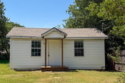 1104 N Mill Street, Bowie TX 76230