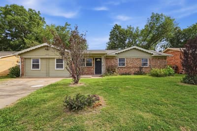 760 Oakwood Avenue, Hurst TX 76053