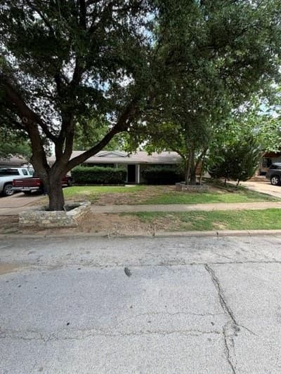 430 W Phillips Court, Grand Prairie TX 75051