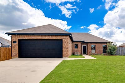 1015 Christine Street, Keene TX 76031