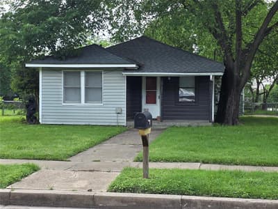 1315 N Robinson Street, Cleburne TX 76031