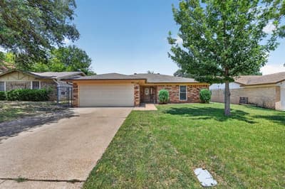 3712 Holly Springs Drive, Fort Worth TX 76133