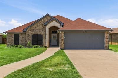 124 Chambers Creek Circle, Maypearl TX 76064