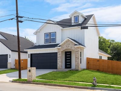 2133 Amanda Avenue, Fort Worth TX 76105