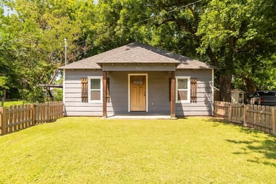 205 E Nelson Street, Bowie TX 76230