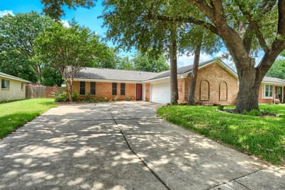 821 Prestwick Street, Bedford TX 76022