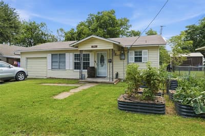 307 W Goddard Street, West TX 76691 - Photo 2