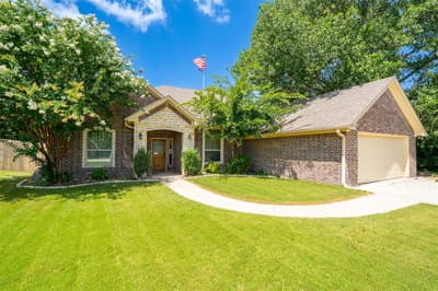 712 Spring Meadow Street, Stephenville TX 76401