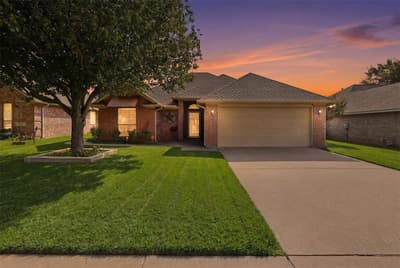 708 Hillcrest Drive, Cleburne TX 76033