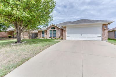 1020 Thistle Meade Circle, Burleson TX 76028