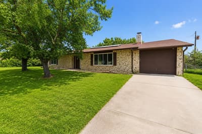 119 Dennis Street, Jacksboro TX 76458