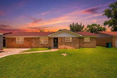 213 Virginia Drive, Lacy Lakeview TX 76705 - Photo 2