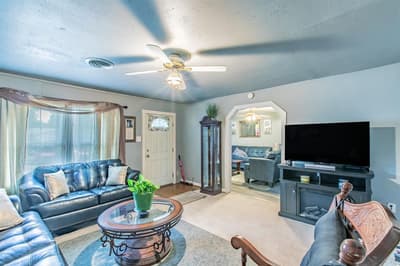 4816 Inwood Drive, Beverly Hills TX 76711 - Photo 3