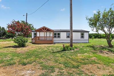 8020 S Prairie Hill Street, Alvarado TX 76009
