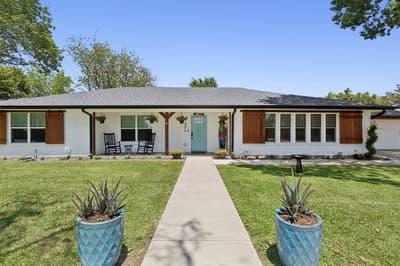 304 W Links Drive, Godley TX 76044