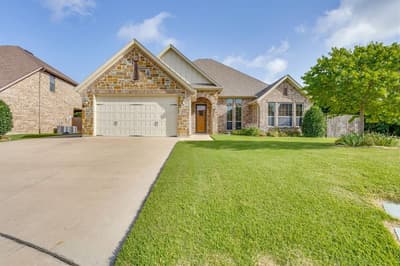 2946 Masters Court N, Burleson TX 76028
