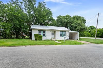 1141 W Mcneill Street, Stephenville TX 76401 - Photo 2