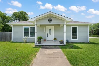 111 W Shelton Street, Alvarado TX 76009