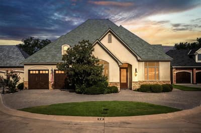 12 Park Row Court, Pantego TX 76013