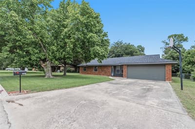 2403 Monticello Street, Brownwood TX 76801 - Photo 2
