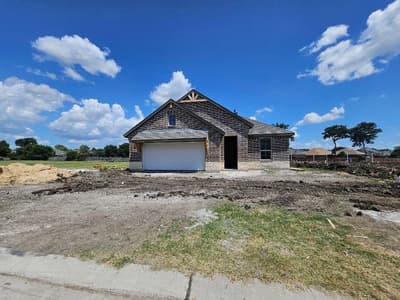 813 Silverleaf Drive, Ennis TX 75119