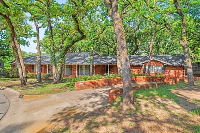 1716 Jacqueline Court, Fort Worth TX 76112