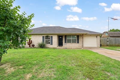 1105 Ashwood Court, Cleburne TX 76033