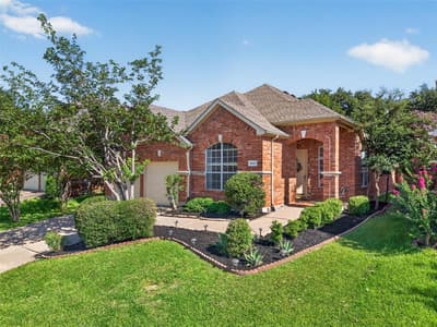 9827 Cliffside Drive, Irving TX 75063